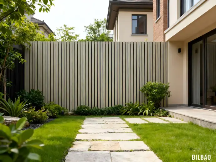 ambiente de jardín con panel elegance outdoor